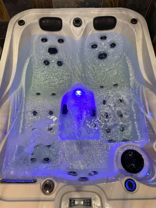 Maison Avec Jacuzzi Оранж Экстерьер фото