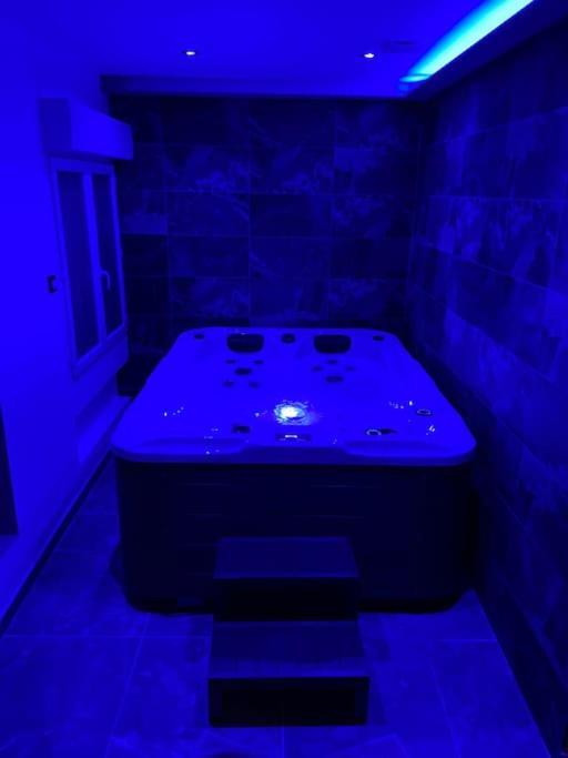Maison Avec Jacuzzi Оранж Экстерьер фото